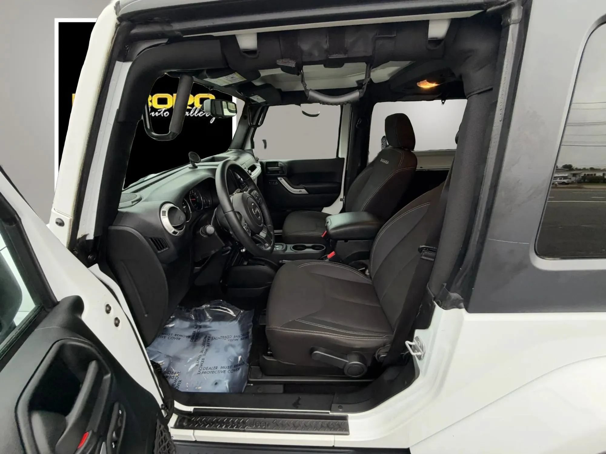 Used 2017 Jeep Wrangler Sahara w/ Connectivity Group AWD/4WD image 9