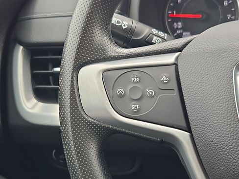 Used 2024 GMC Terrain SLE w/ Driver Convenience Package FWD image 18