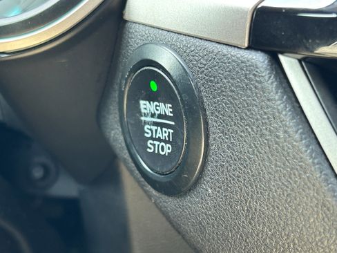 Used 2020 Ford Escape SE image 8