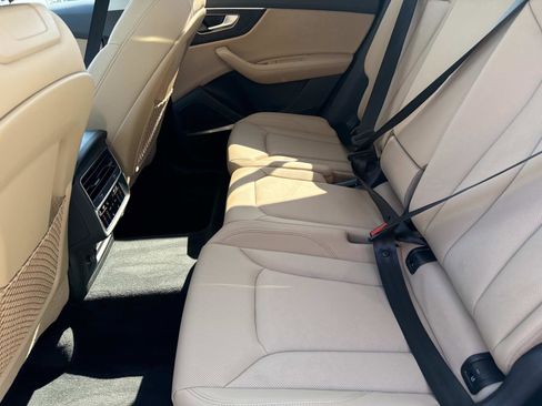 Used 2023 Audi Q8 Premium Plus image 15