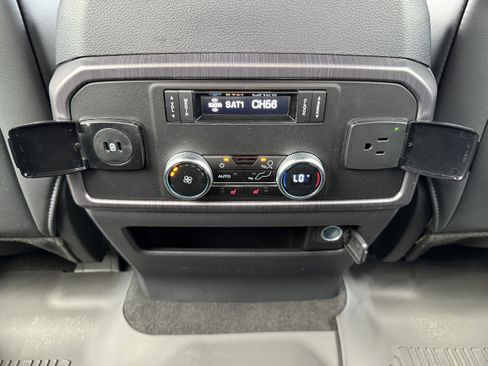 Used 2024 Ford Expedition Platinum image 28