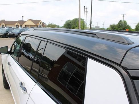 Used 2025 Jeep Grand Cherokee L Summit AWD/4WD image 36