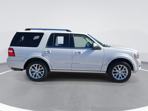 Used 2017 Ford Expedition Limited w/ Equipment Group 301A image 4