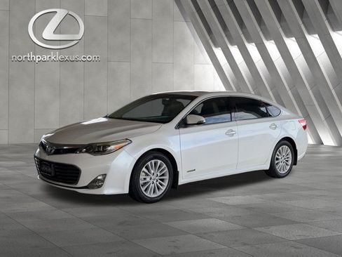 Used 2013 Toyota Avalon Limited FWD image 3