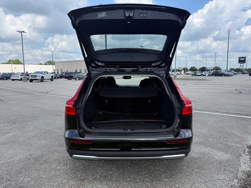Used 2025 Volvo V60 B5 Cross Country Plus AWD/4WD image 13
