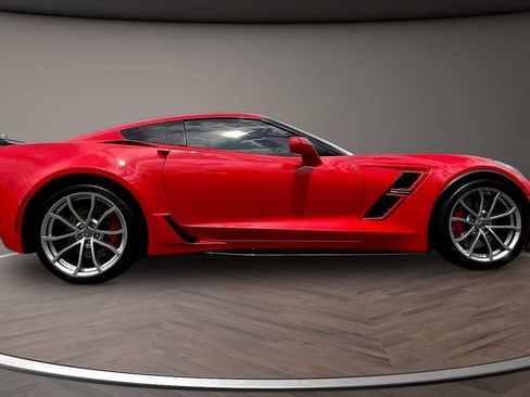 Used 2019 Chevrolet Corvette Grand Sport RWD image 9