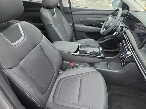 Used 2025 Hyundai Tucson Limited FWD image 21