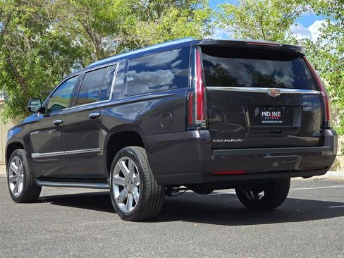 Used 2016 Cadillac Escalade ESV Luxury RWD image 7
