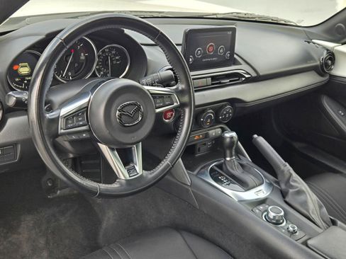 Used 2020 MAZDA MX-5 Miata RF Club RWD image 6