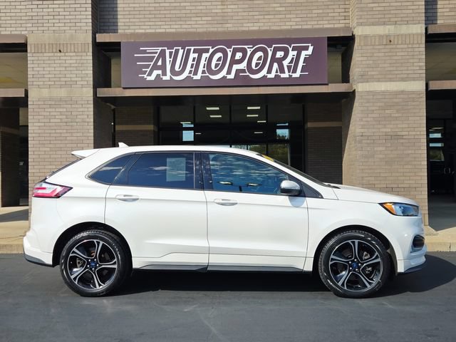 Used 2019 Ford Edge ST w/ Cold Weather Package AWD/4WD image 2