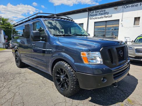 Used 2021 Nissan NV 3500 SL RWD image 2