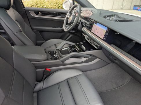 New 2026 Porsche Cayenne Coupe image 27