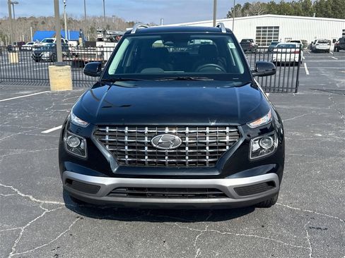 Used 2024 Hyundai Venue SEL image 3