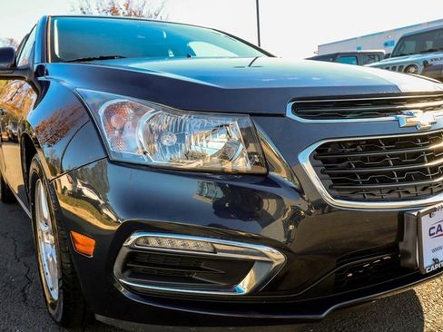 Used 2016 Chevrolet Cruze LT image 17
