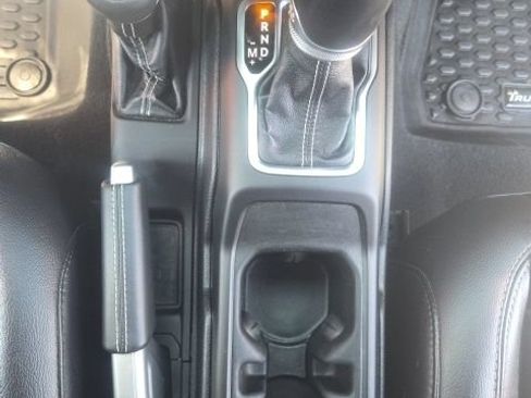 Used 2020 Jeep Wrangler Unlimited Sahara AWD/4WD image 33