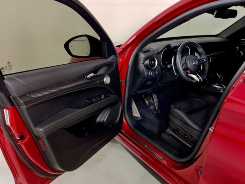 Used 2024 Alfa Romeo Stelvio Quadrifoglio w/ Active Assist Plus Package AWD/4WD image 17