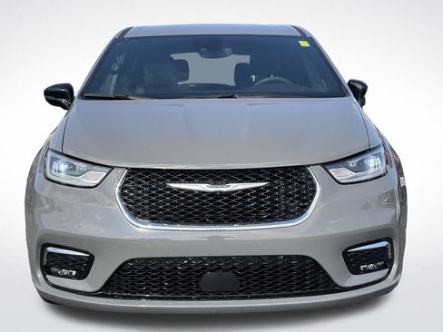 Certified 2025 Chrysler Pacifica Select FWD image 4