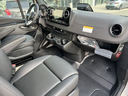 New 2025 Mercedes-Benz Sprinter 2500 image 25