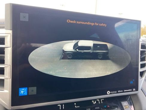 Used 2022 Toyota Tundra Platinum image 40