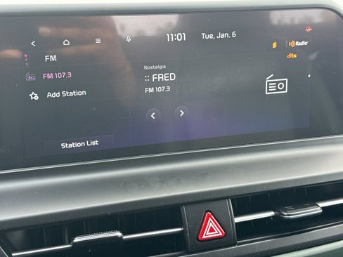 Certified 2024 Kia Seltos SX w/ SX Sunroof Package image 17