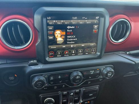 Used 2018 Jeep Wrangler Unlimited Rubicon image 25