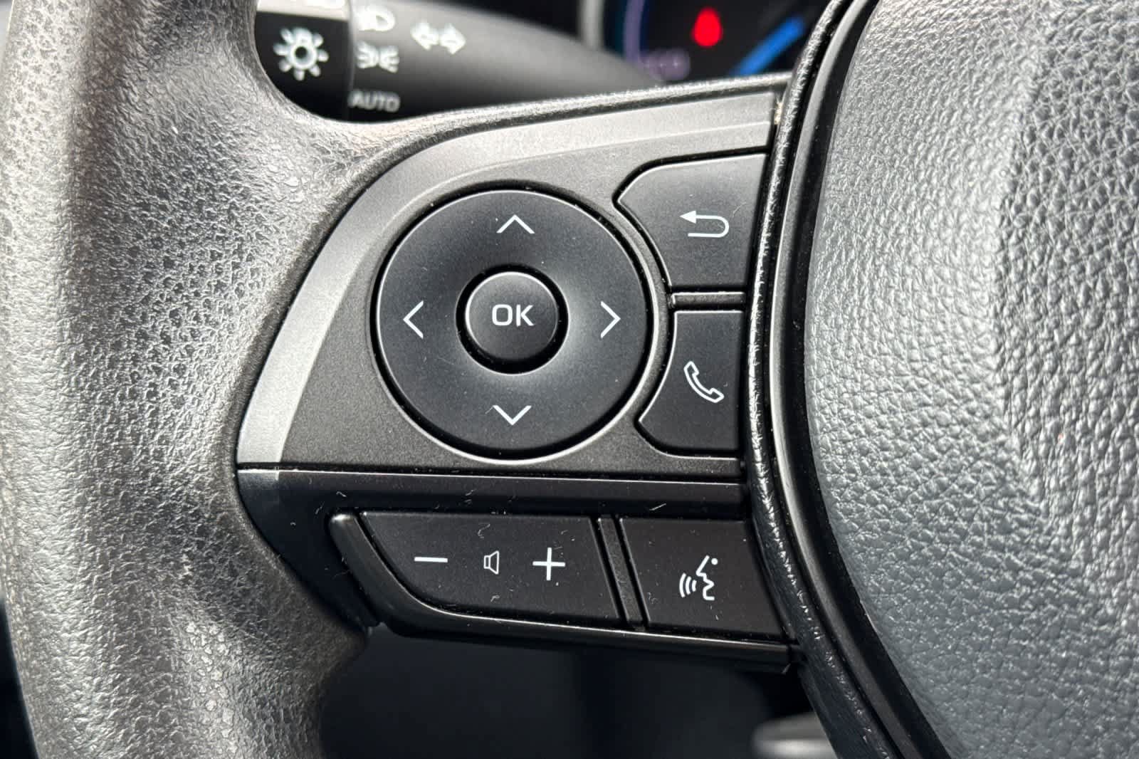 Used 2023 Toyota RAV4 XLE AWD/4WD image 26
