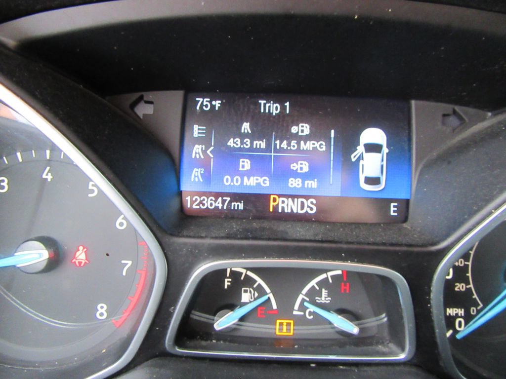 Used 2015 Ford Focus SE w/ Equipment Group 201A FWD image 13