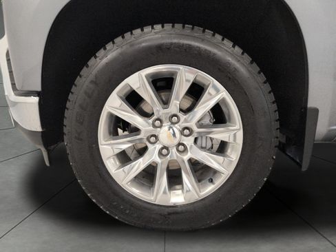 Used 2021 Chevrolet Silverado 1500 LTZ w/ LTZ Premium Package AWD/4WD image 3