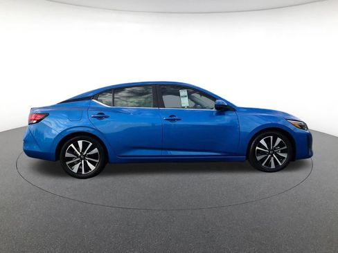 Used 2025 Nissan Sentra SV w/ SV Premium Package FWD image 4