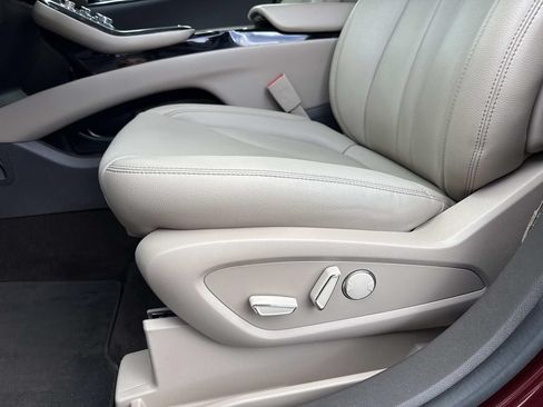 Certified 2023 Lincoln Nautilus AWD w/ Premium Package image 20