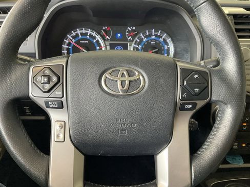 Used 2016 Toyota 4Runner Limited image 11