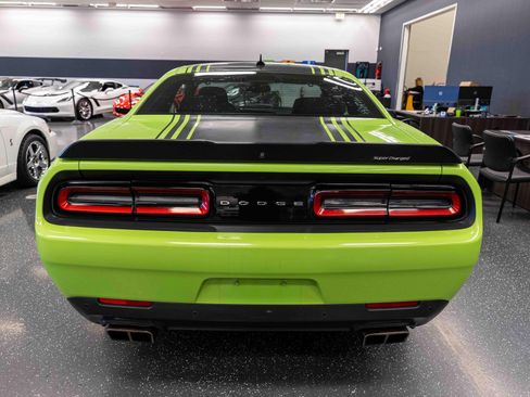 Used 2015 Dodge Challenger R/T RWD image 6