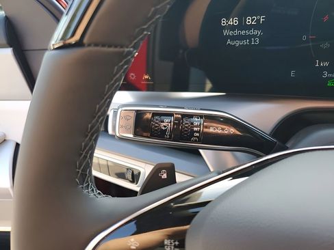 New 2026 Cadillac Vistiq Sport w/ LPO, Floor Liner Package image 36