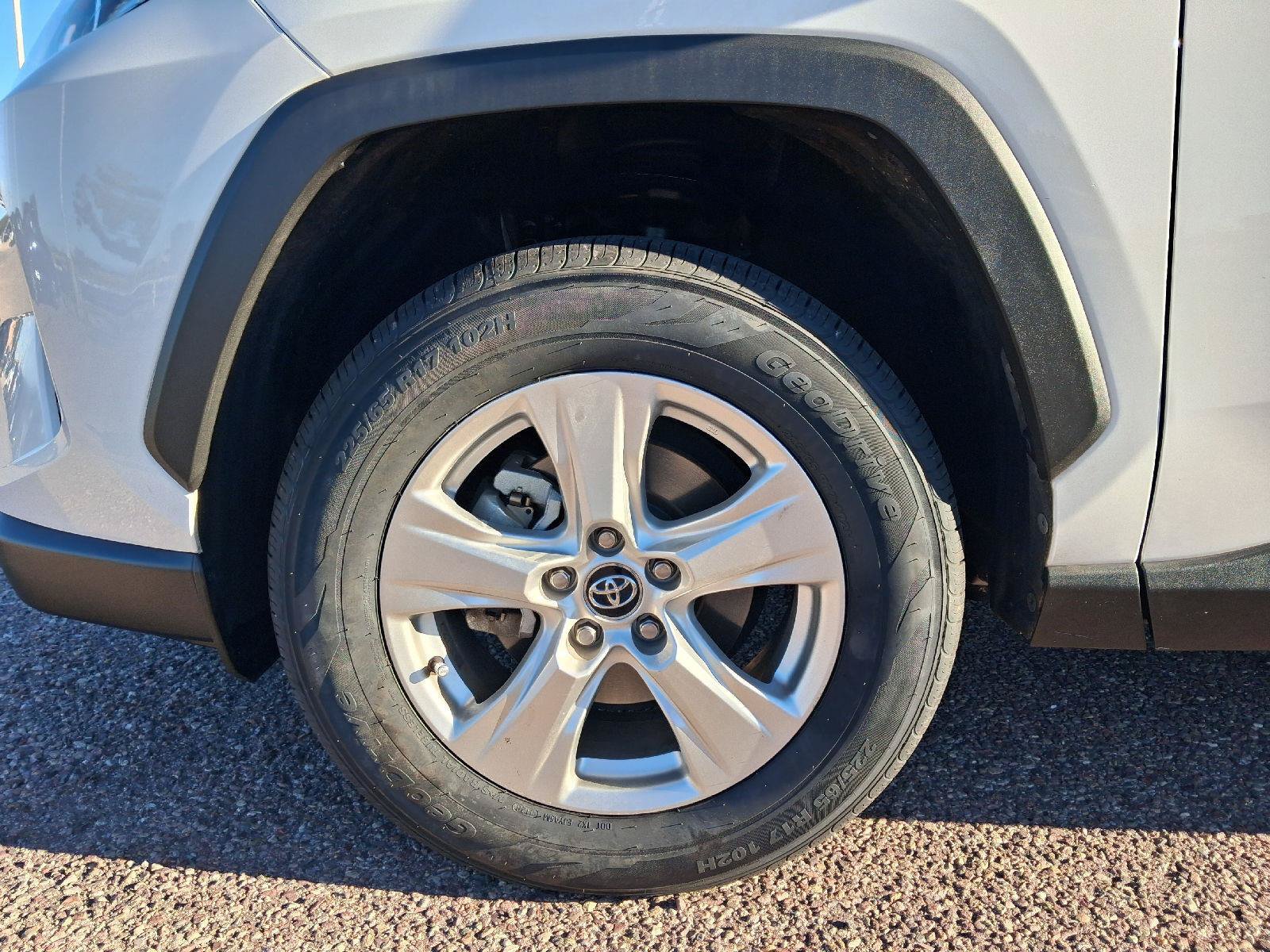 Used 2021 Toyota RAV4 XLE w/ Convenience Package AWD/4WD image 43