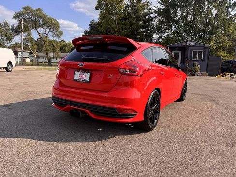 Used 2017 Ford Focus ST FWD image 3