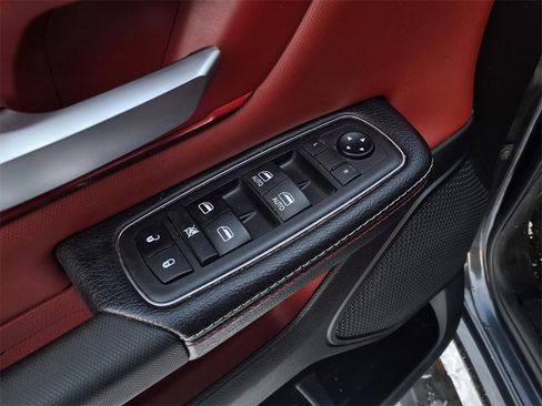 Used 2019 RAM 1500 Rebel image 20