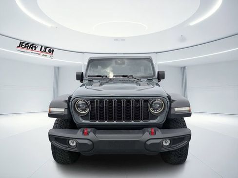 Used 2024 Jeep Wrangler Unlimited Rubicon AWD/4WD image 8