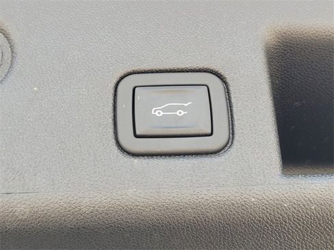 Used 2023 Chevrolet Equinox LT image 13