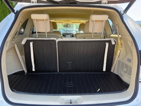 Used 2016 Toyota Highlander XLE AWD/4WD image 9