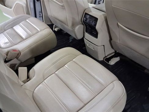 Used 2022 GMC Acadia Denali w/ Denali Technology Package image 18