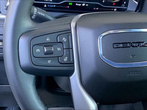 Used 2024 GMC Yukon XL Denali image 24