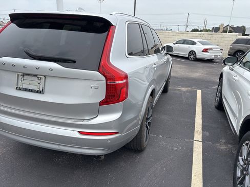 Used 2022 Volvo XC90 T5 Momentum w/ Advanced Package image 7