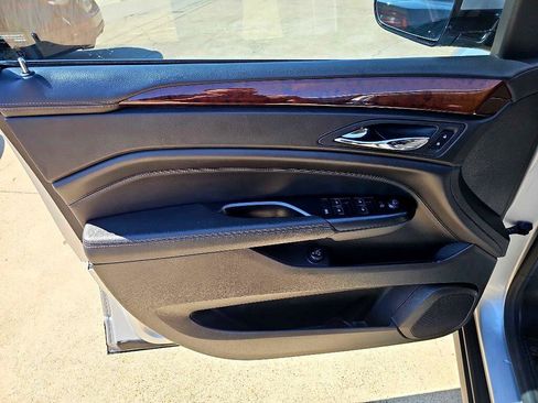 Used 2015 Cadillac SRX Luxury w/ Driver Awareness Package image 12