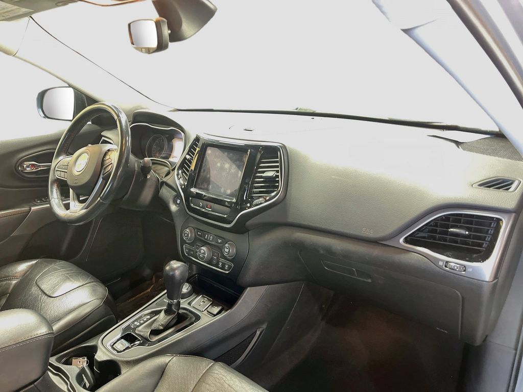 Used 2019 Jeep Cherokee Limited AWD/4WD image 29