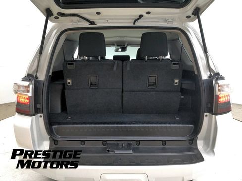 Used 2022 Toyota 4Runner SR5 AWD/4WD image 29