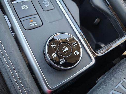 New 2026 Nissan Pathfinder Platinum AWD/4WD image 21