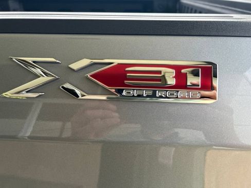 Used 2026 GMC Sierra 1500 SLE AWD/4WD image 28