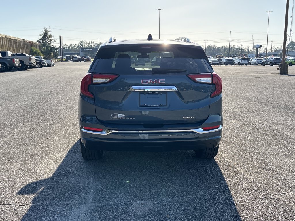 Used 2024 GMC Terrain Denali w/ LPO, Floor Liner Package AWD/4WD image 7