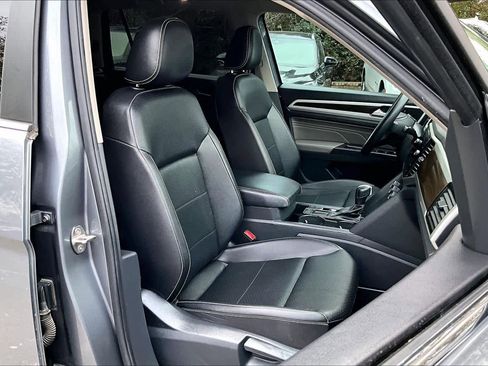 Used 2023 Volkswagen Atlas SE image 8