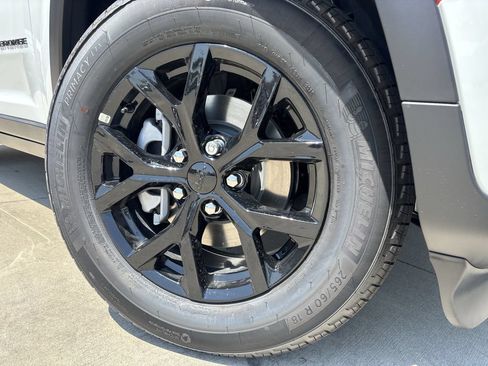 New 2026 Jeep Grand Cherokee Altitude RWD image 7
